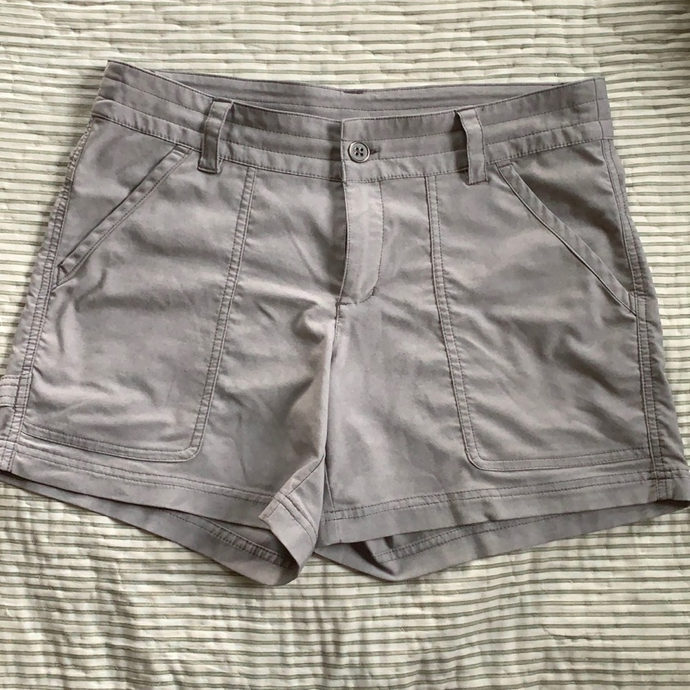 Columbia shorts, EUC